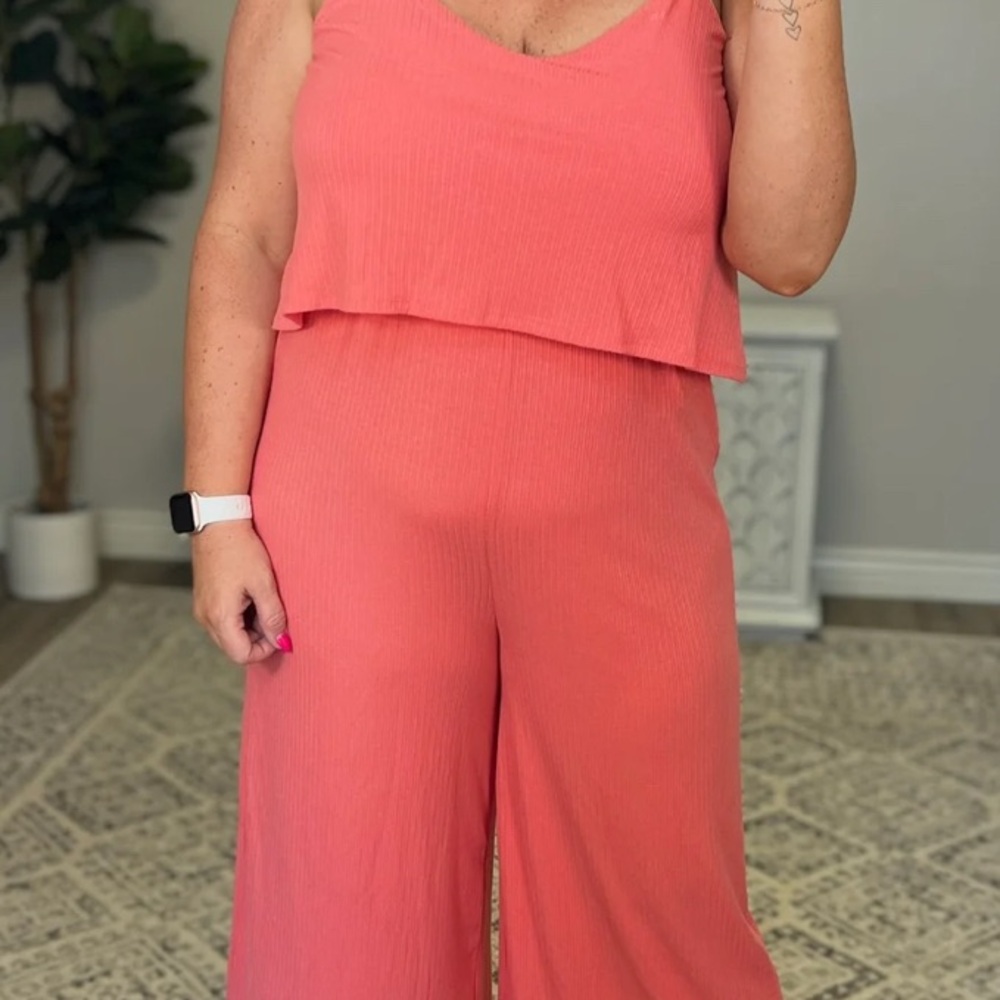 88 Zenana Jumpsuit Size 3X Chest 50" Waist 40" Hip 60" Shoulder to Crotch 32"